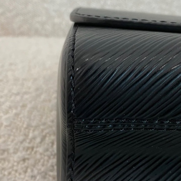 Authentic Louis Vuitton Twist MM Black Epi - Picture 8 of 13